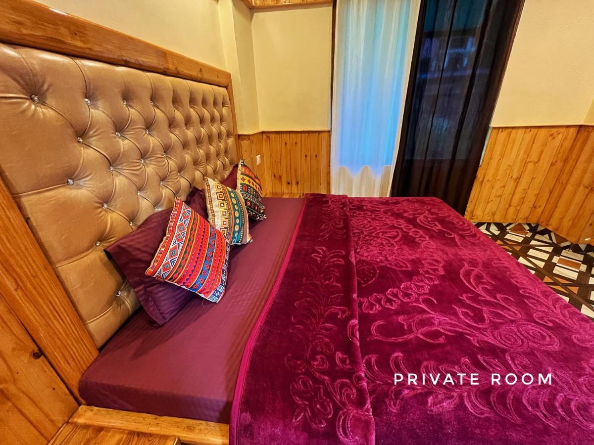 I Love Kasol Hostel & Rooftop Cafe Экстерьер фото